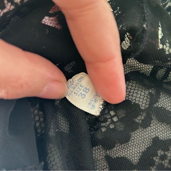 Vintage 1950s Vanity Fair Black Nylon Chantilly Lace Slip - Size 38 Large - Picture 2 of 9